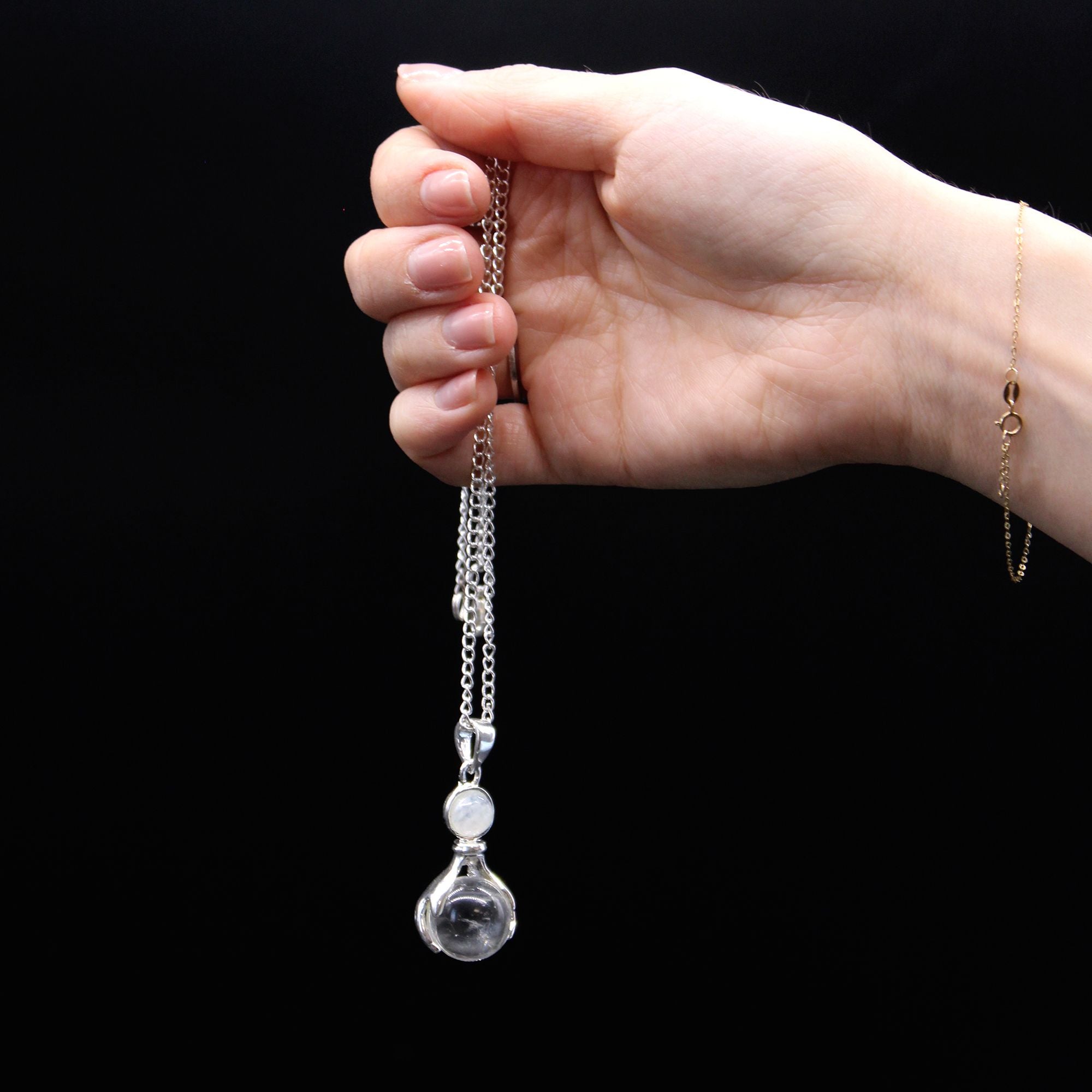 Pendentif « Mains guérisseuses » avec pierre précieuse - Améthyste